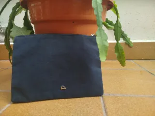 Bolso Dayaday tipo clutch con mandala de pedrería