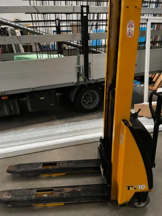 Apilador eléctrico Lifter