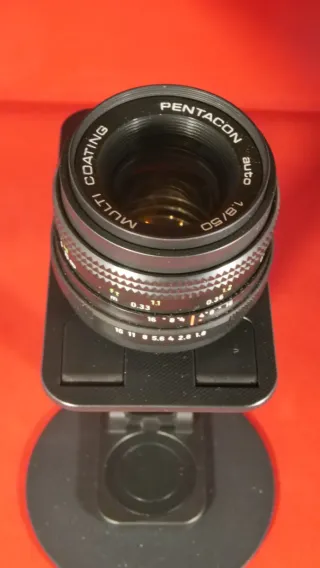 Objetivo Pentacon 50mm f/1.8 Auto Multi Coating.