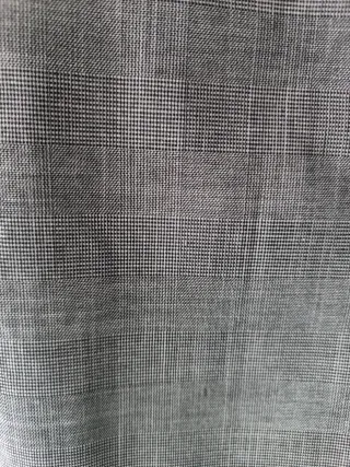 Pantalón de cuadros gris