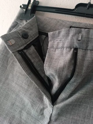 Pantalón de cuadros gris