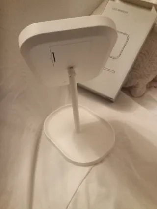 Specchio LED da tavolo