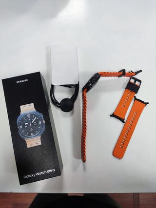 Samsung Galaxy Watch Ultra - Caja y Accesorios