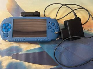 Consola PSP + Accesorios y Juegos