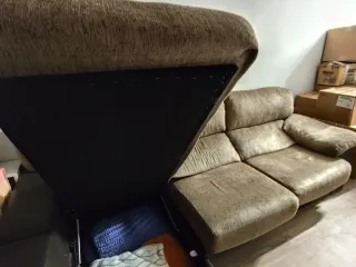 Sofá chaise longue 3 plazas beige y marrón