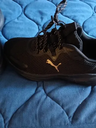 Lote 2 pares zapatillas Puma negro/dorado