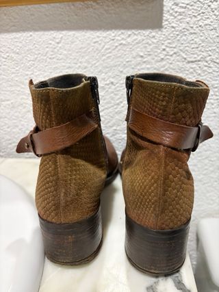 Botines de piel marrones