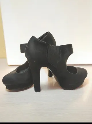 Zapatos de tacón Maripaz negros