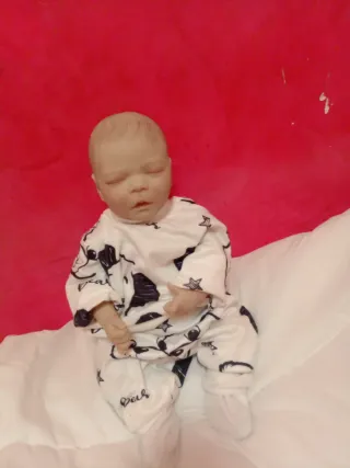 Muñeco reborn de silicona realista