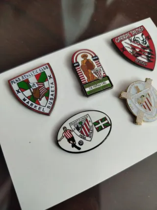 Lote 5 Pins Athletic Club Peñas