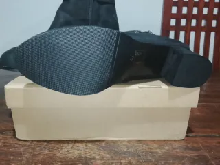 Botines de mujer símil piel negros. Talla 41 EU