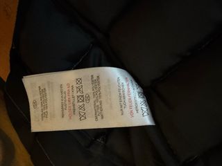 Abrigo Silksil plateado y negro