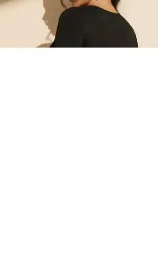 Body negro manga larga con escote