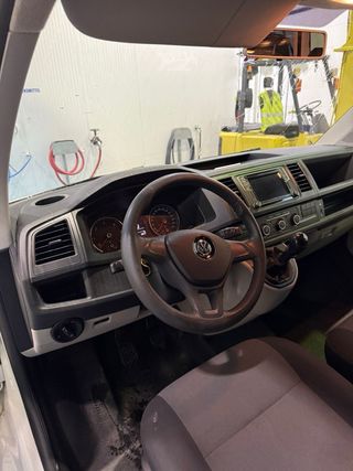 Volkswagen Transporter T6 2015
