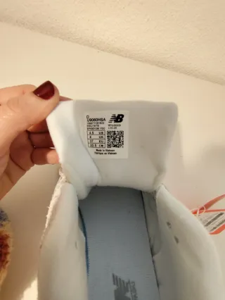 Zapatillas New Balance Beige y gris