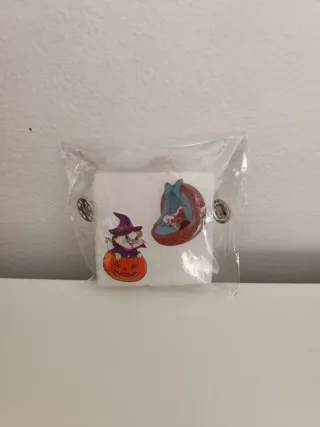 Lote de 2 pines de Marie