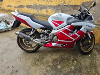 Honda CBR 600 F4