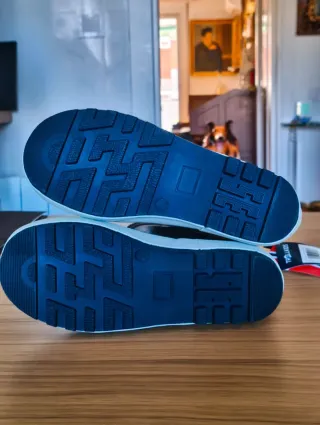 Botas de agua Trollkids negras y rojas