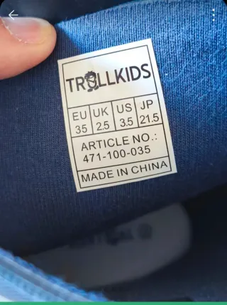 Botas de agua Trollkids negras y rojas