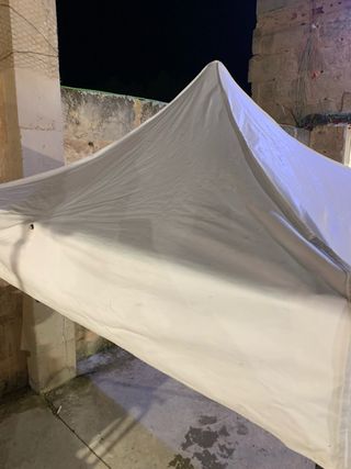 Carpa plegable de metal y tela