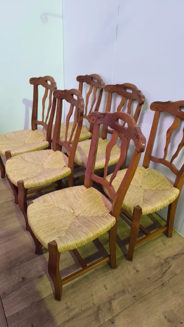 SILLAS RUSTICAS DE MADERA Y ENEA COMO NUEVAS