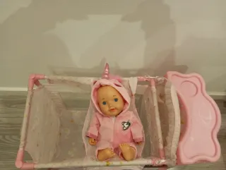 Cuna de viaje con cambiador y trona