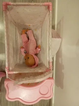 Cuna de viaje con cambiador y trona