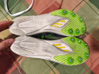 Clavos Adidas Adizero Avanti Tokyo