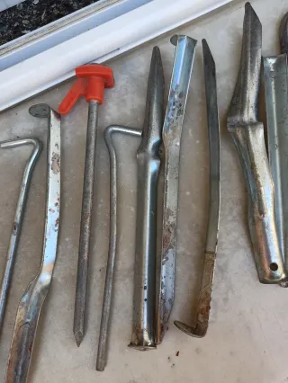 Picchetti e ganci per tende da campeggio