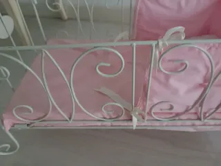 Cuna de juguete metal forjado rosa