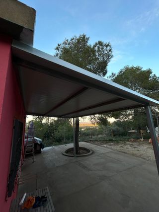 pérgola/ techo panel sándwich a medida