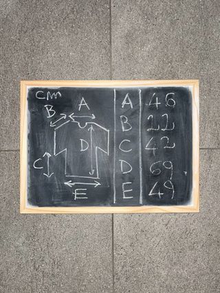 T-shirt Uniqlo x Attack on Titan Size S Small y2k