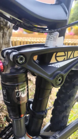 Bicicleta Enduro Trek Fuel EX7