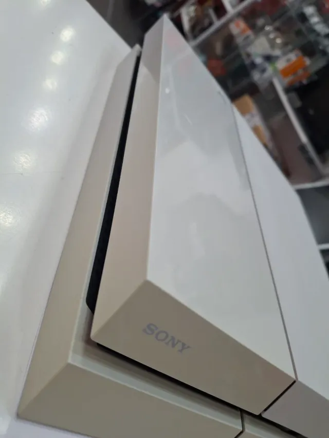 PlayStation 4 Edizione Bianca + Mando Bianco