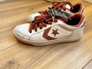 Zapatillas Converse Blancas y Marrones