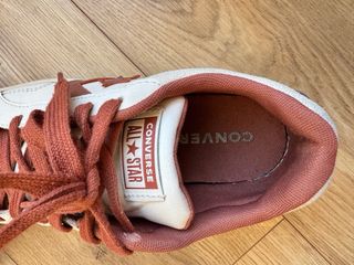 Zapatillas Converse Blancas y Marrones