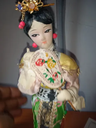 Muñeca china antigua de tela