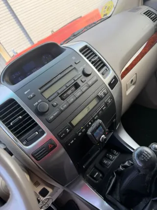 Toyota Land Cruiser ÚNICO