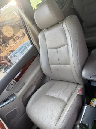 Toyota Land Cruiser ÚNICO