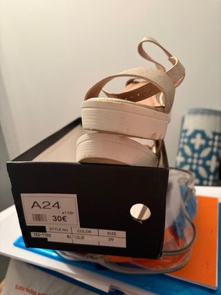 Sandalias doradas talla 39