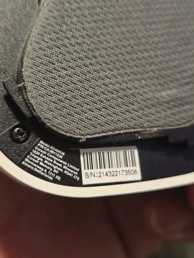 Auriculares Corsair HS80 RGB Wireless