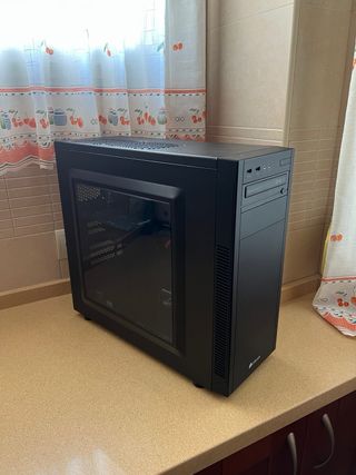 2 Ordenadores (PCs) y piezas