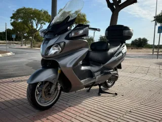 SUZUKI BURGMAN 650 EJECUTIVE FULL EXTRAS