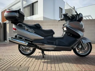 SUZUKI BURGMAN 650 EJECUTIVE FULL EXTRAS