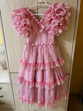 Vestido de flamenca rosa volantes