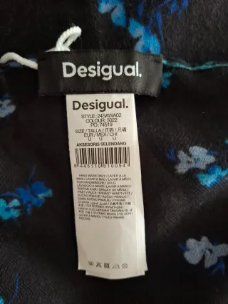 Fular Desigual floral y estampado cebra