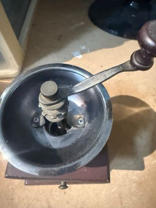 Molinillo de café antiguo