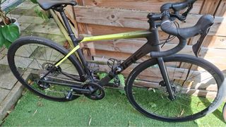 Bici da Gara Cube in Carbonio con Freni a Disco