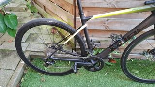 Bici da Gara Cube in Carbonio con Freni a Disco