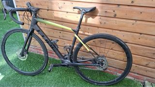 Bici da Gara Cube in Carbonio con Freni a Disco